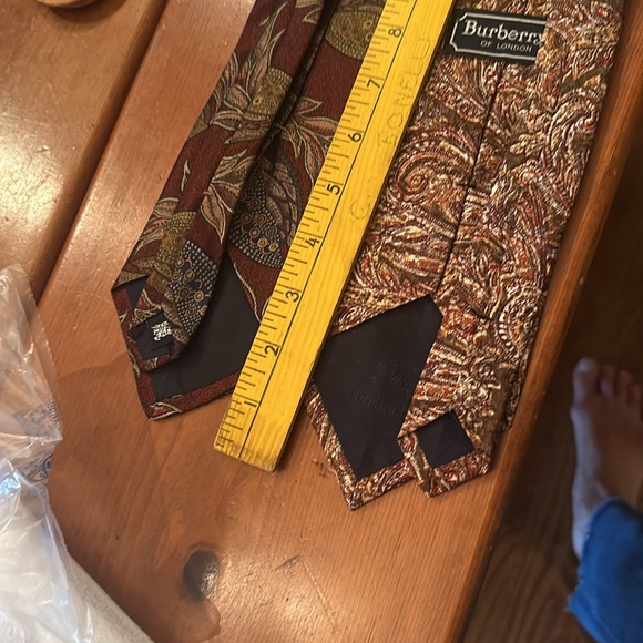 TWO (2) BURBERRYS OF LONDON 1005 SILK NECKTIEs FLORAL TAPESTRY and PAISLEY - Picture 9 of 9
